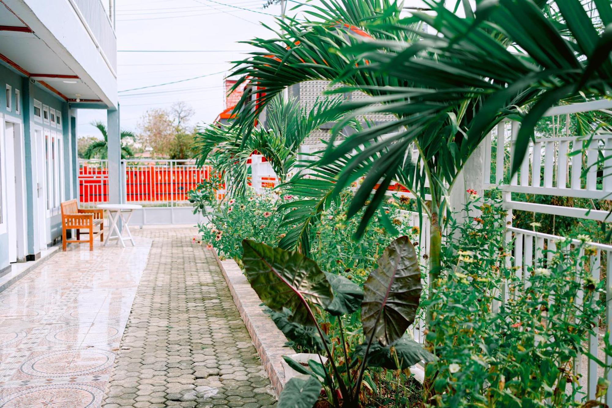 Getrudis Guesthouse Labuan Bajo Exterior foto